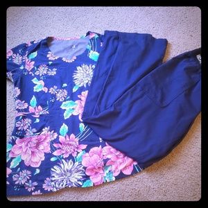 Medium Grays Anatomy scrub set